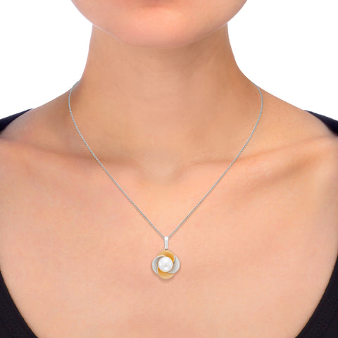 Freshwater Pearl Flower Pendant Freshwater Pearl Flower Pendant