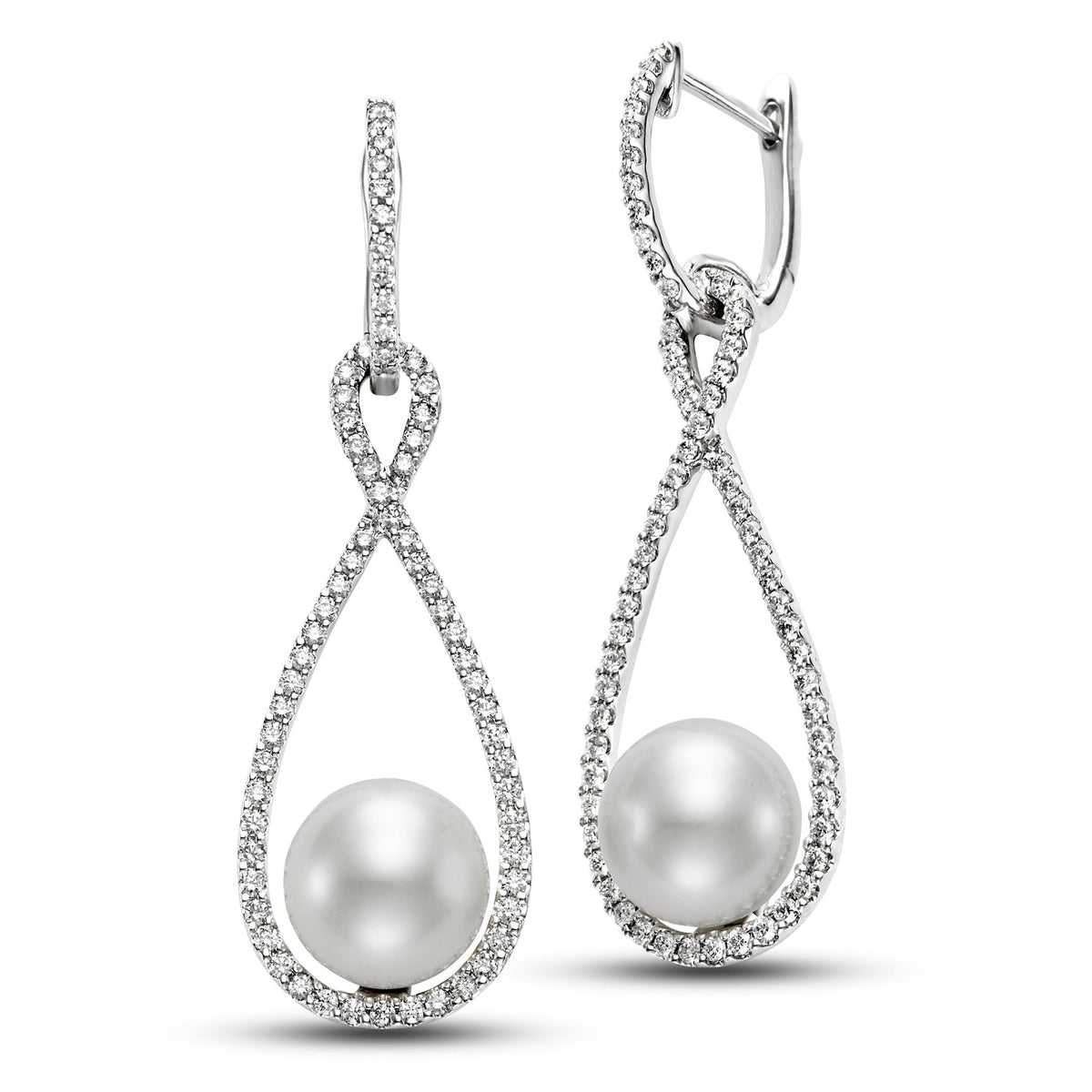 ISAAC WESTMAN® Luminance 14K white gold freshwater pearl and diamond dangle earrings showing elegant pearls with sparkling diamonds.