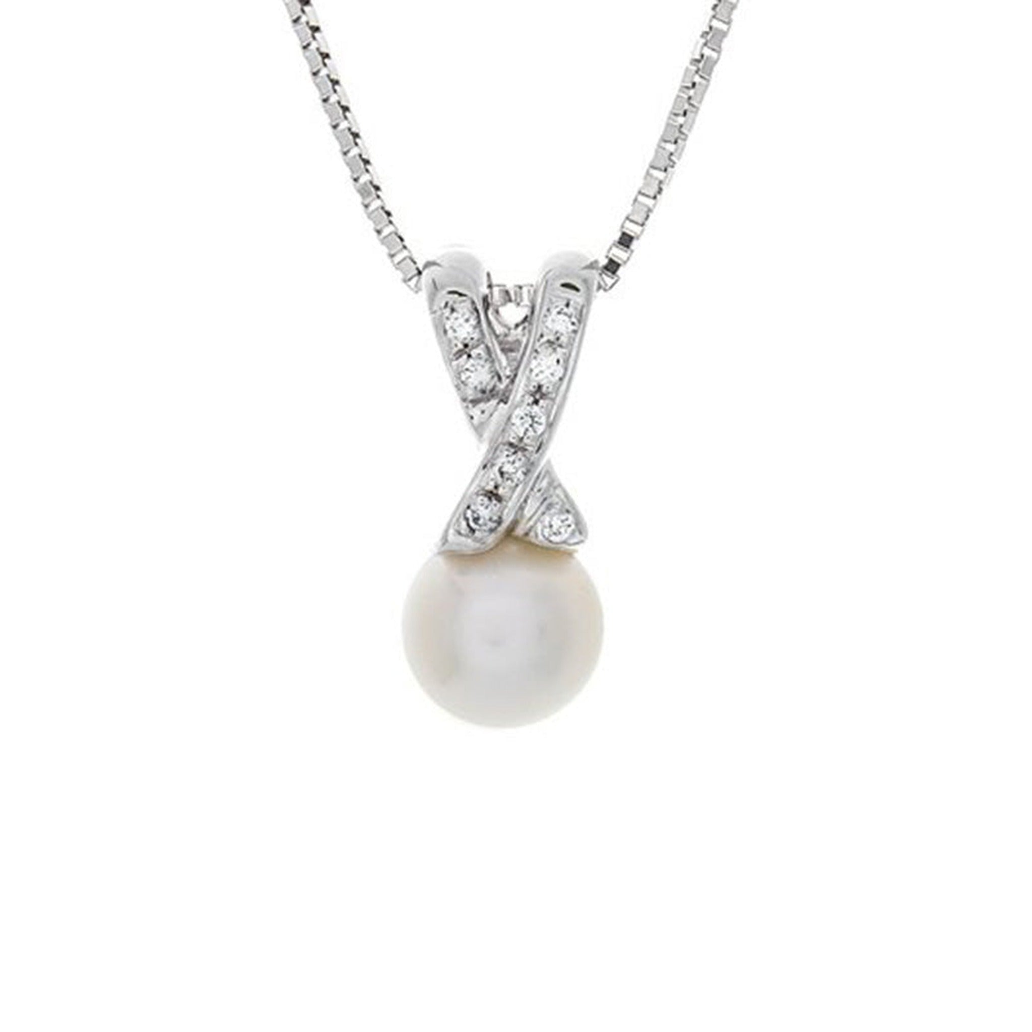 Japanese Akoya pearl and diamond pendant featuring a lustrous pearl and sparkling diamonds on a delicate chain.
