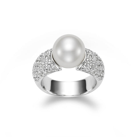 White South Sea pearl ring with diamond pavé by ISAAC WESTMAN® showcasing a lustrous pearl and sparkling diamond accents.
